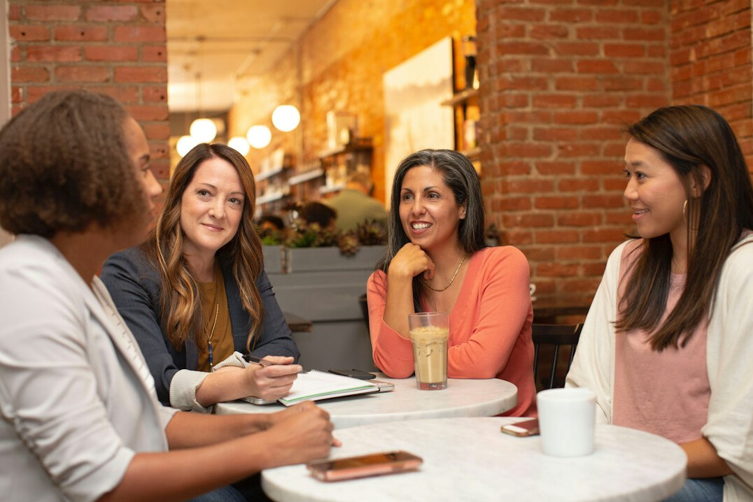 group discussion in meeting