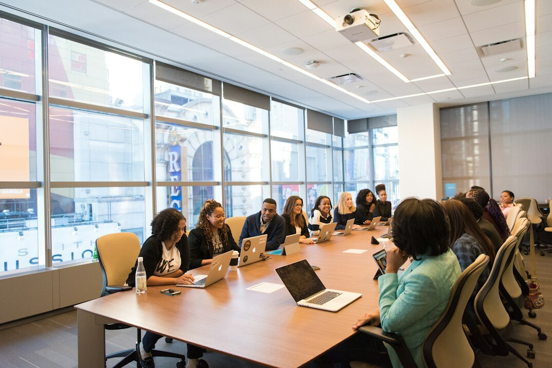 group discussion in meeting